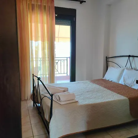 House Keramaria Sea View *
